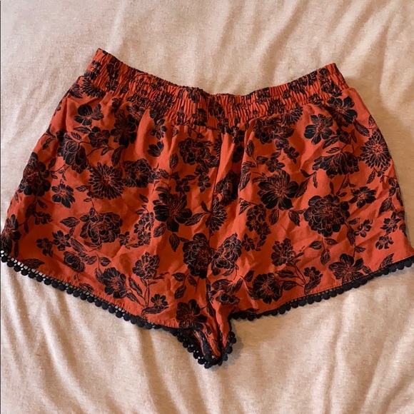 Floral Print Shorts - Picture 3 of 4
